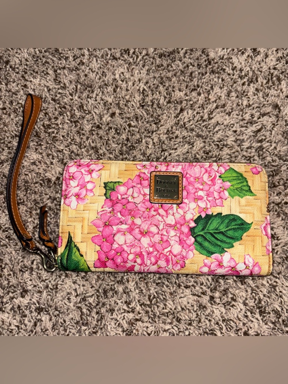 Dooney and Bourke wallet zipper